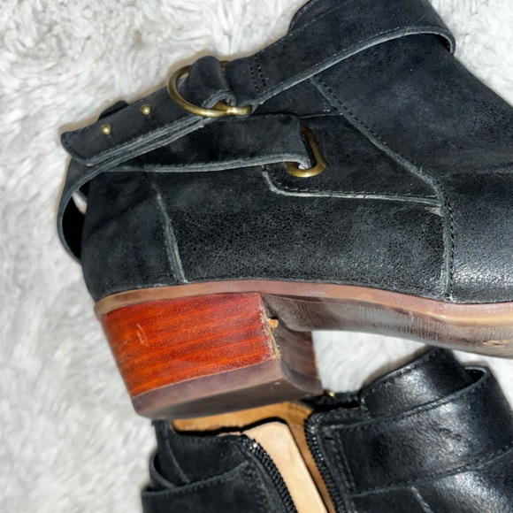Women’s Clark’s Ankle Booties with Buckle 🌵7.5 - Picture 5 of 10